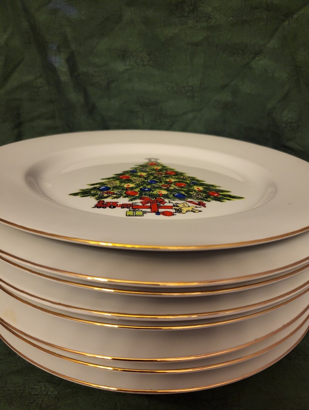 Seagull Fine Porcelain Set Of 8 White Christmas Tree Dinner Plates